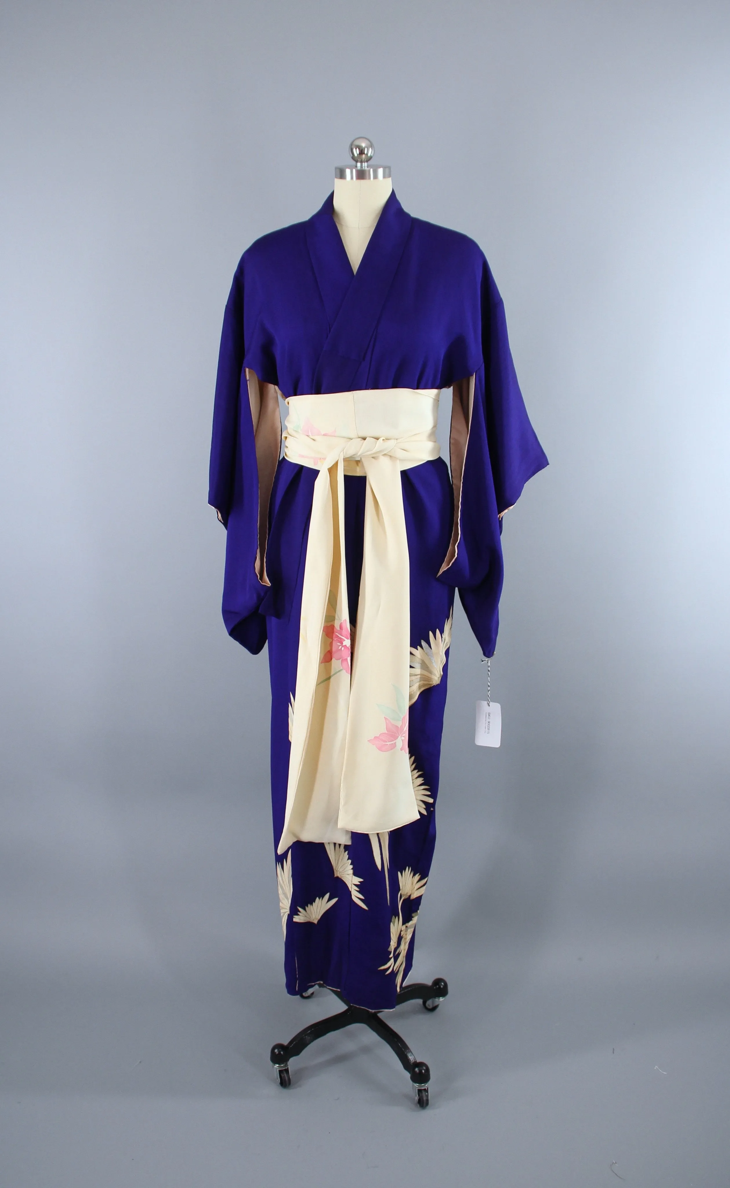 1930s Vintage Silk Kimono Robe / Blue Purple Chrysanthemum Floral