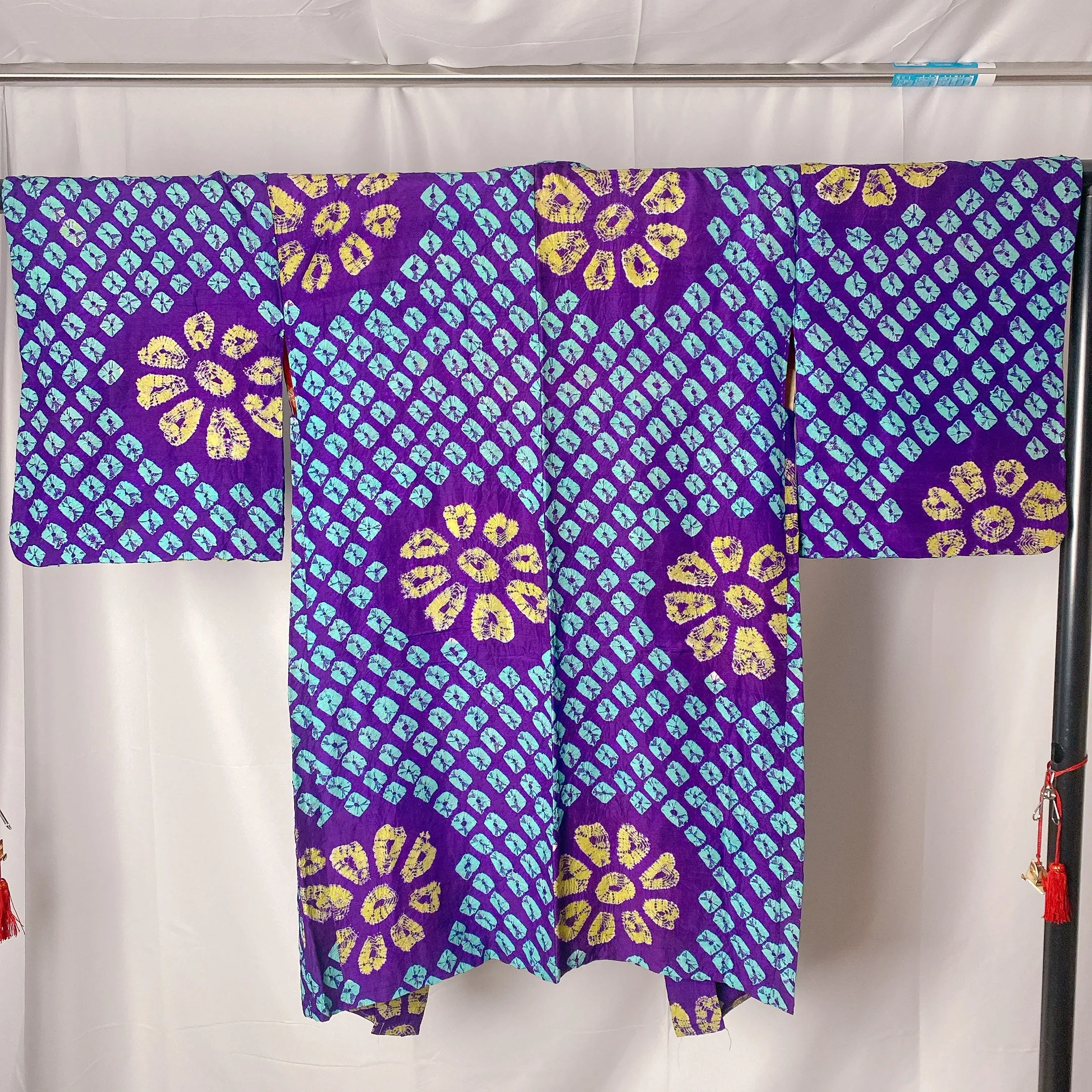 Blue Shibori Haori, Old Item, Japanese Kimono, Flower, Very Good, Cardigan, Women's Jacket, Silk Long outer, Casual Layer, Versatile-M