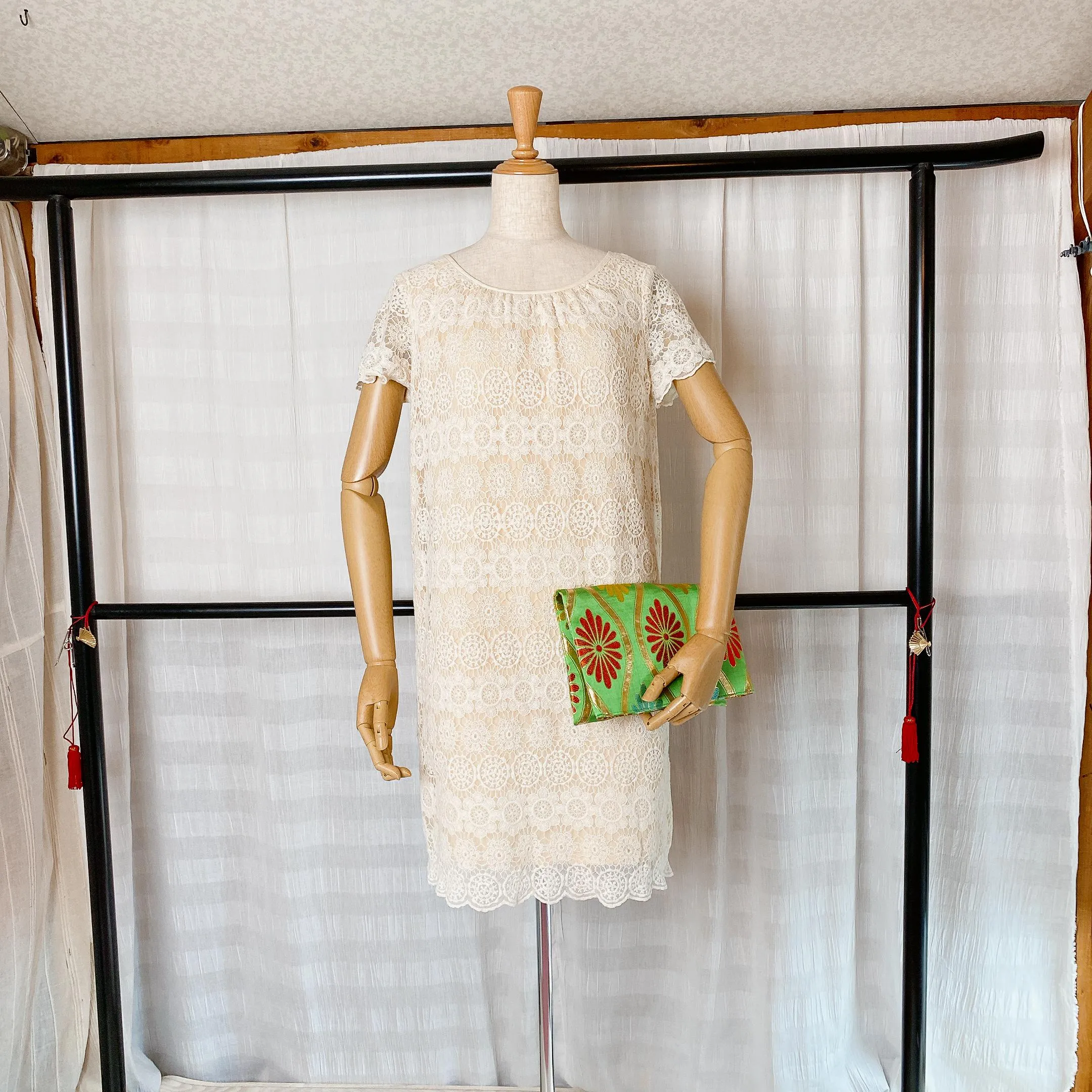 Clutch Purse, Green Women's Bag, Chrysanthemum,  Cylindrical shape, Evening Bag, No gusse, One of a kind, Japanese Vintage Kimono Obi,　