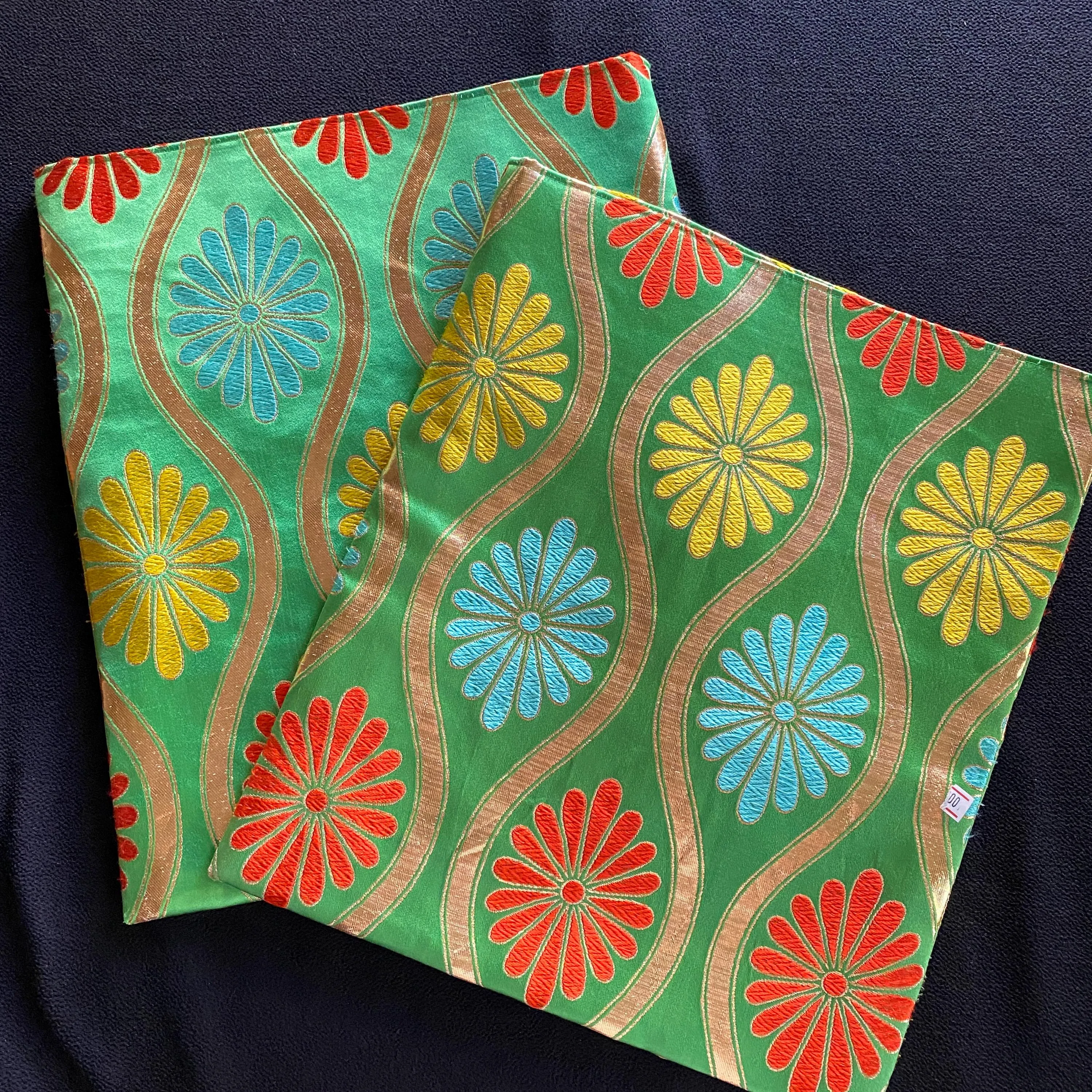 Clutch Purse, Green Women's Bag, Chrysanthemum,  Cylindrical shape, Evening Bag, No gusse, One of a kind, Japanese Vintage Kimono Obi,　