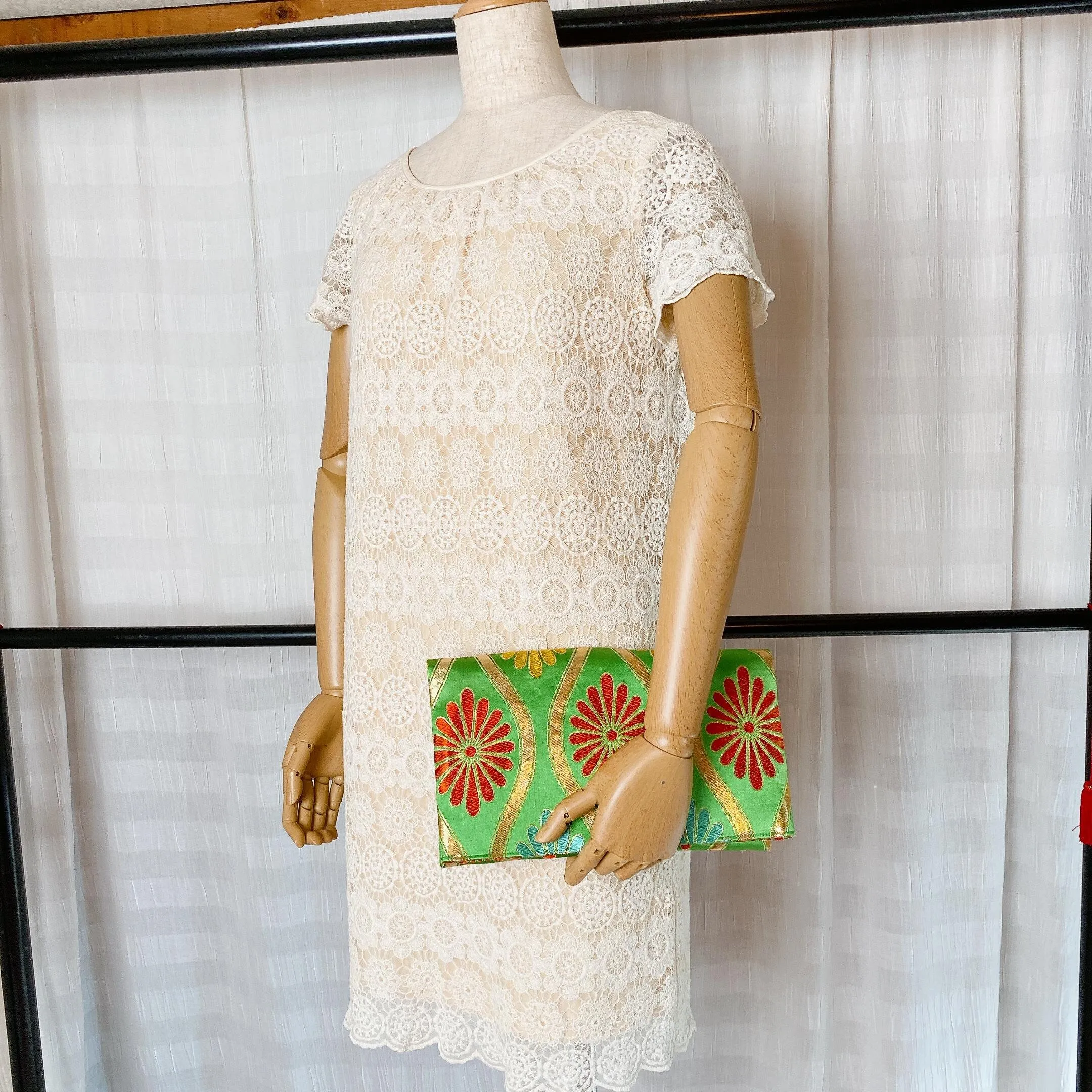 Clutch Purse, Green Women's Bag, Chrysanthemum,  Cylindrical shape, Evening Bag, No gusse, One of a kind, Japanese Vintage Kimono Obi,　