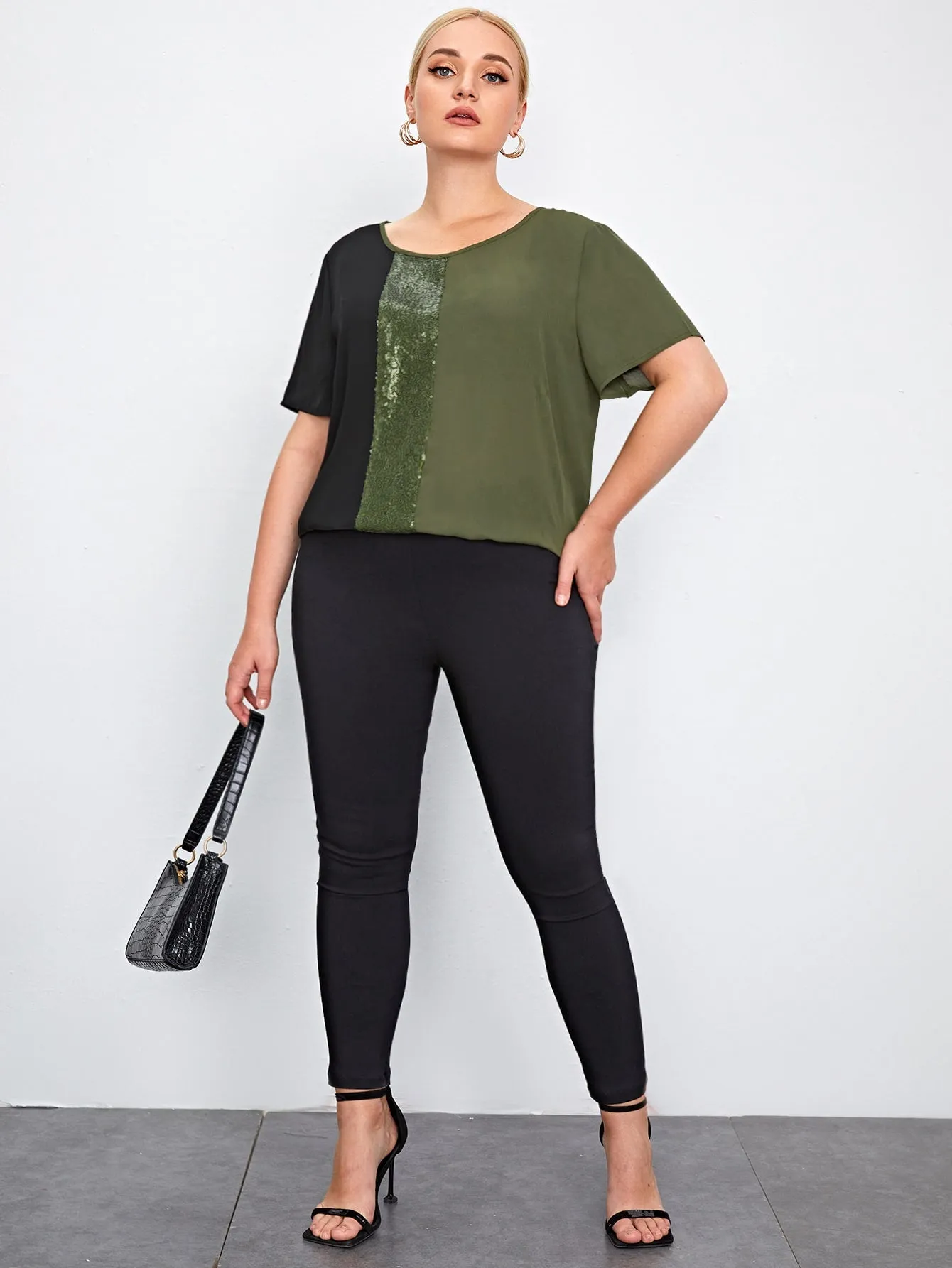 Colorblock Contrast Sequin Short Sleeve Round Neck Regular Plus Blouse