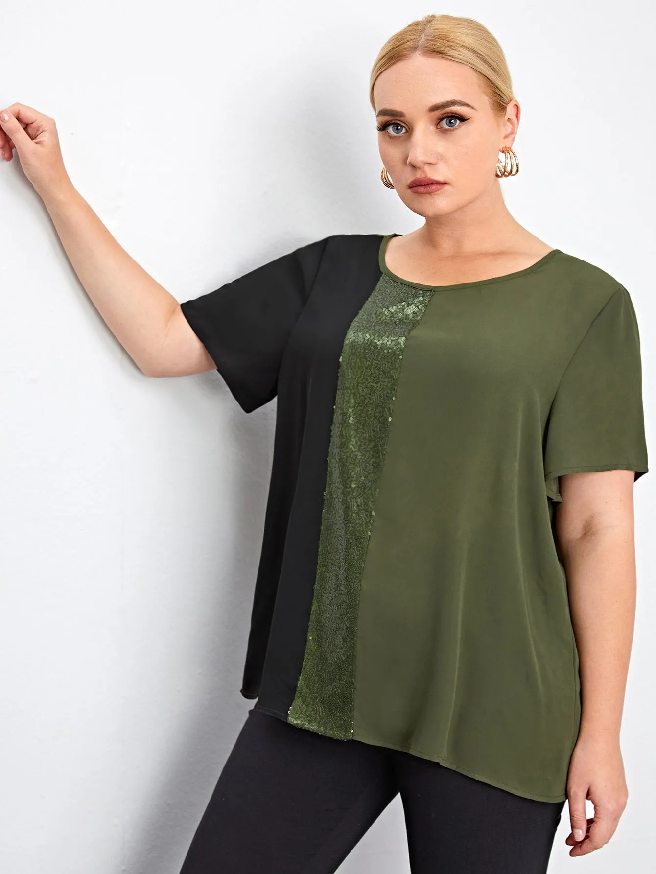 Colorblock Contrast Sequin Short Sleeve Round Neck Regular Plus Blouse