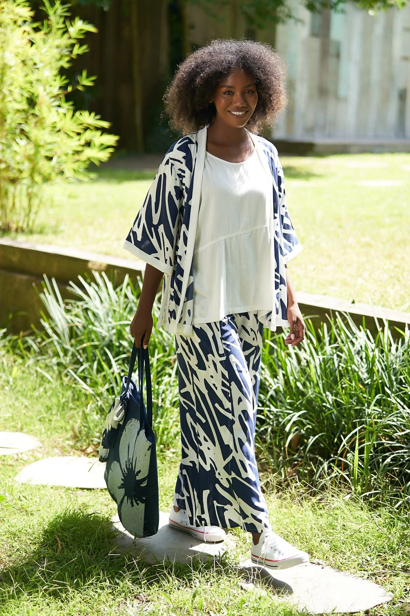 Tara Vao Line Print Short Kimono