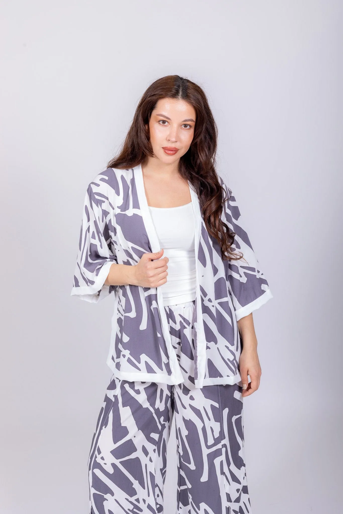 Tara Vao Line Print Short Kimono